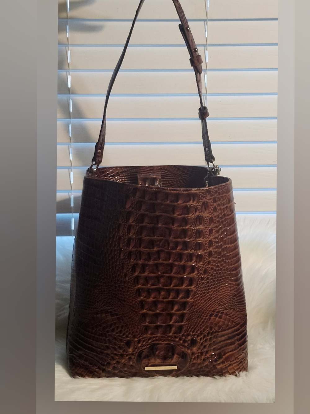 SOLD‼️- Brahmin Brown/Tan  Bucket Tote with Gold Hardware